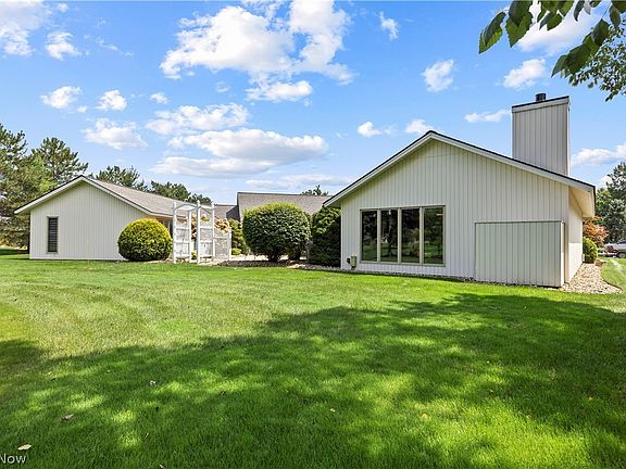 3rd image of 33008 Woodhaven Cir