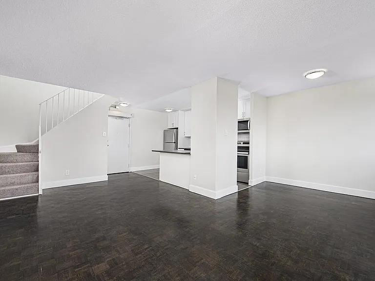 7230 Darcel Ave #365 — Photo 12