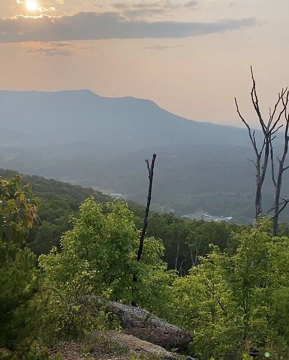1st image of 6 Pinecrest Way