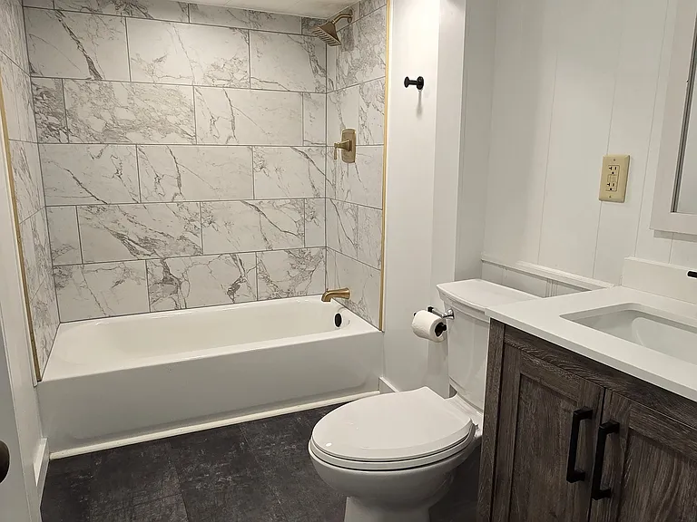 400 W Main St #9 — Photo 12
