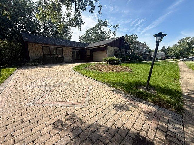 1st image of 4633 176th St
