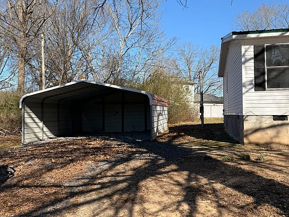 4th image of 126 Nassau Cir