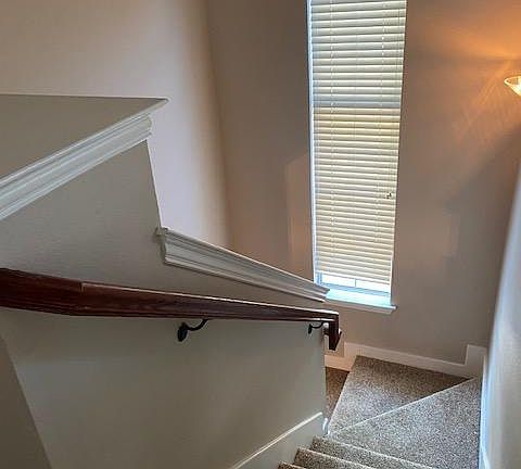5th image of 504 Vienna Ct