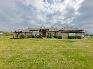 572 S Klenc Rd, Springdale, AR 72762