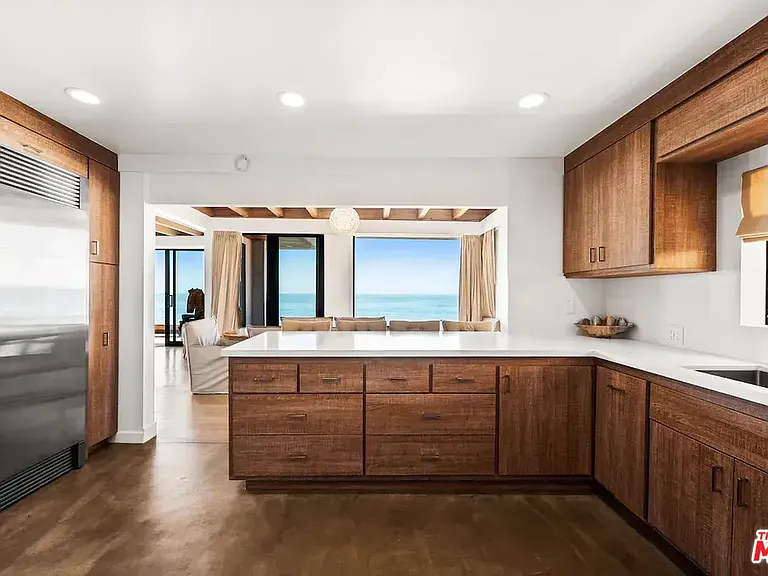 24608 Malibu Rd — Photo 13