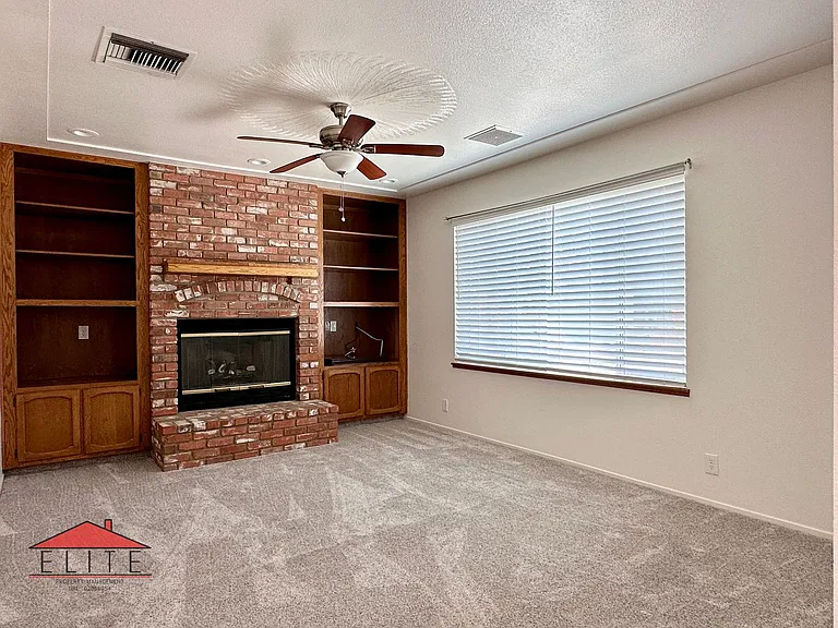 228 Yellowstone Pl — Photo 3