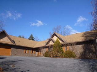 2289 Fairway Dr, York, PA 17408