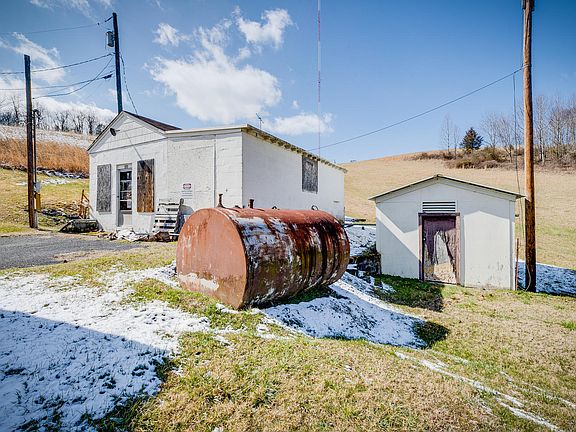 3rd image of 11373 Wallace Pike