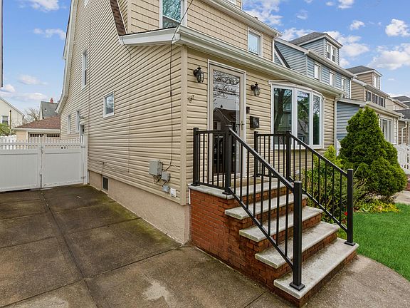 5th image of 88-07 237th St