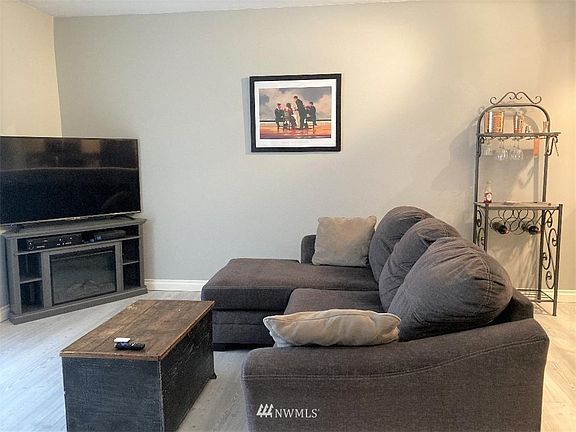 4th image of 1307 SW Ocean Shores Boulevard #33