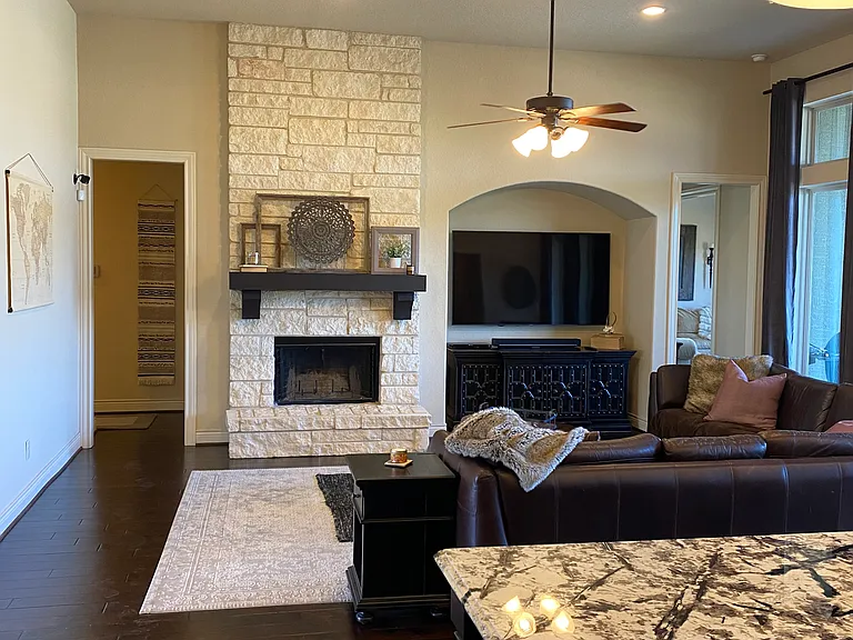 1627 Decanter Dr — Photo 2