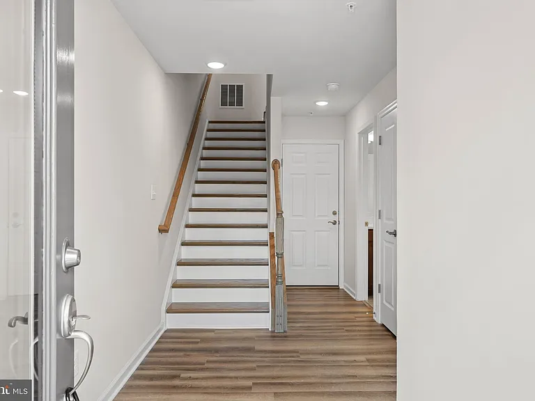 6045 Soho Way — Photo 3