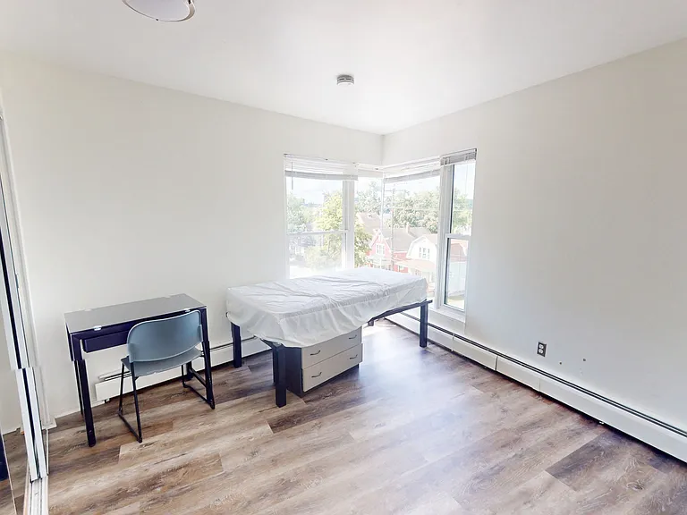 406 Packard St — Photo 4