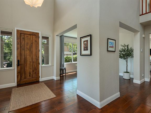 5th image of 70 Augusta Circle