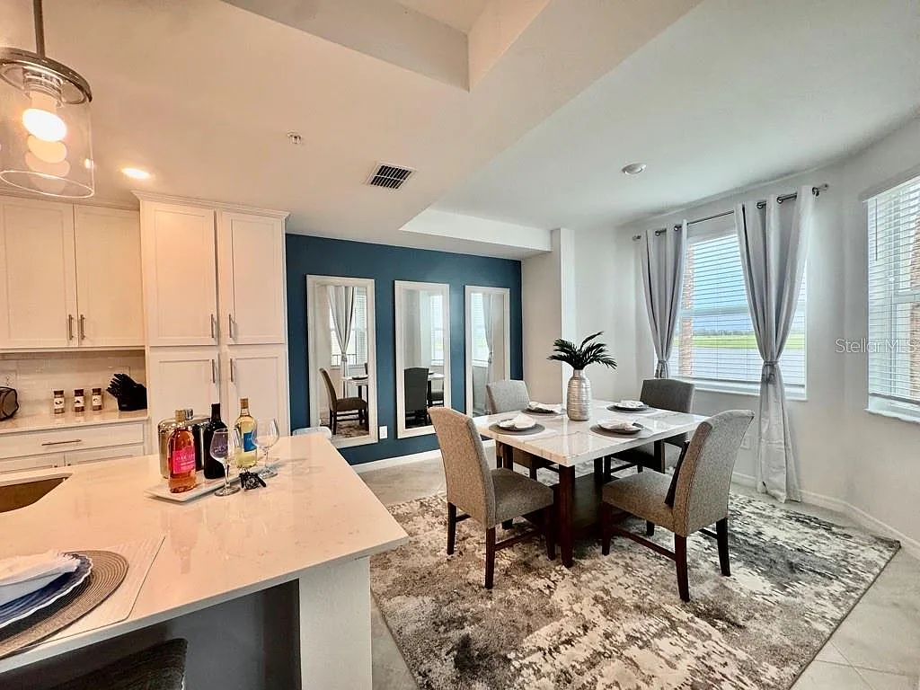 2 bed, 2.0 bath, 1154 sqft, $3,500 — Photo 2