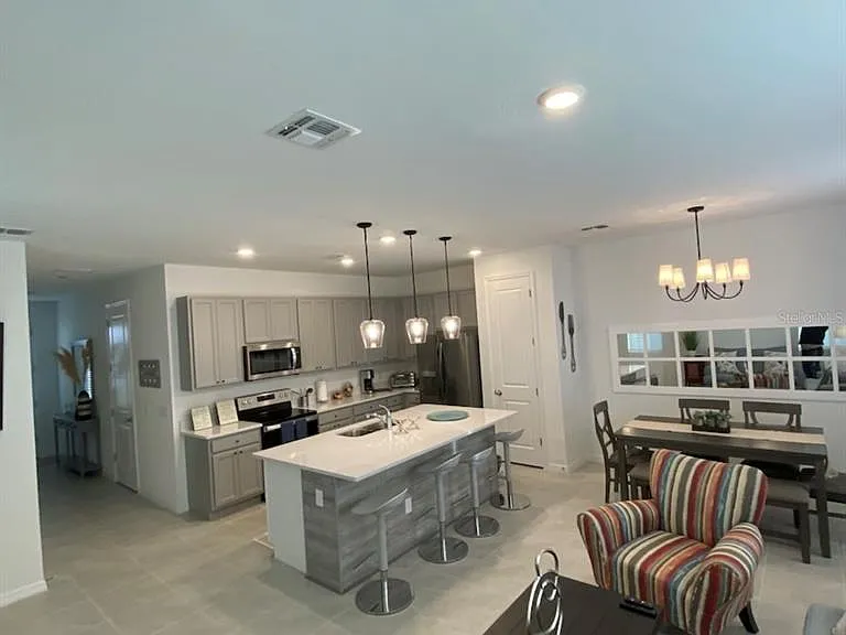 1546 Discovery St — Photo 5