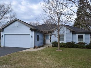 3386 Coventry Ct, Saint Joseph, MI 49085