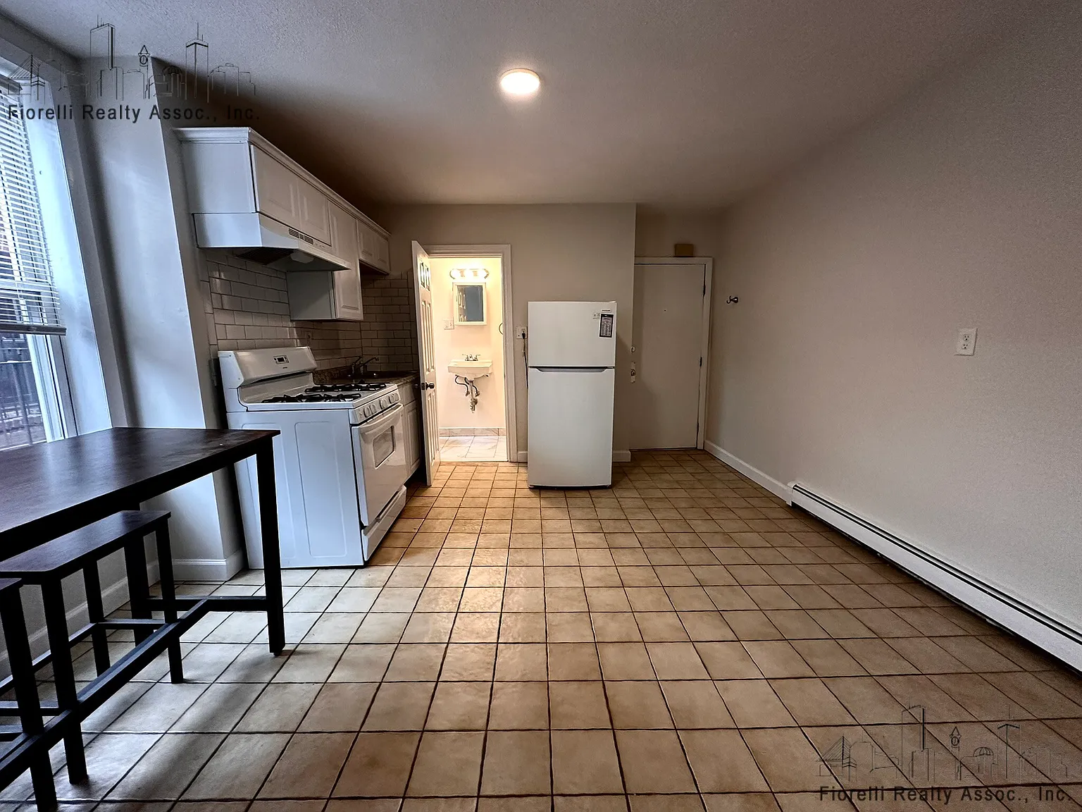 1 bed, $2,400 — Photo 3