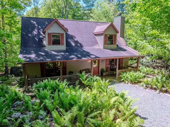 206 Columbine Cir, Terra Alta, WV 26764