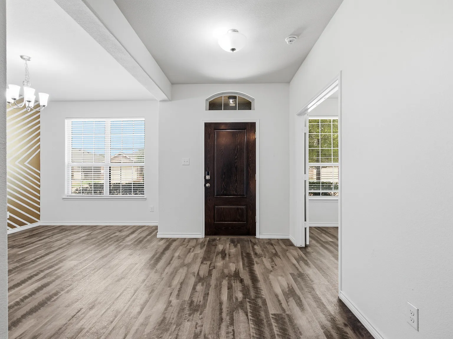 4 bed, 2.5 bath, 2850 sqft, $2,750 — Photo 3