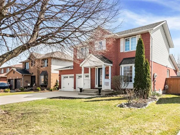 67 Foxmeadow Dr, Hamilton, ON L8J 3P4