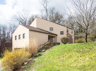 1059 Evergreen Dr, Pittsburgh, PA