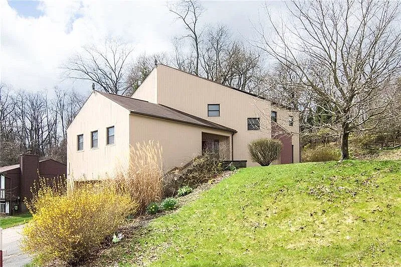 1059 Evergreen Dr photo 1