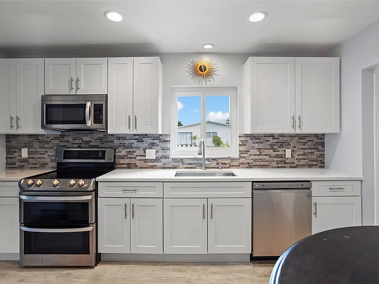6579 Country Ln — Photo 4