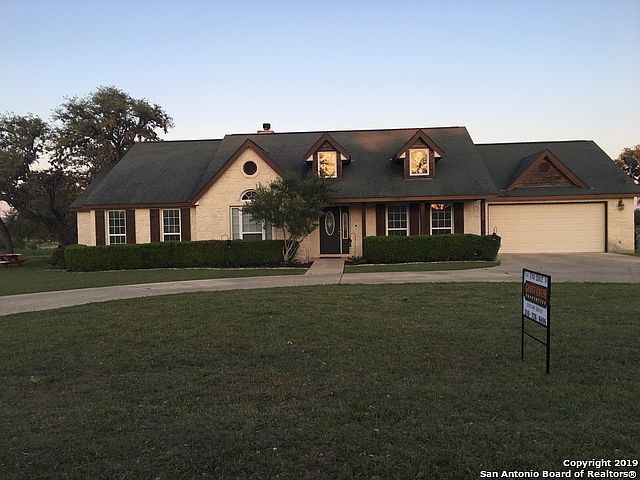 1st image of 124 Knollwood Cir
