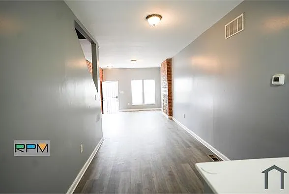 1607 N Patterson Park Ave — Photo 8