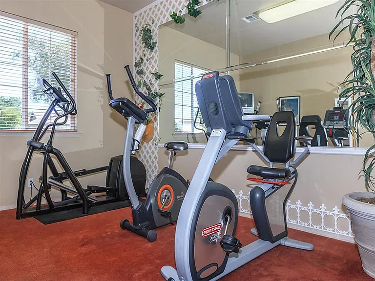 Heritage II Luxury Senior Apts — Photo 28