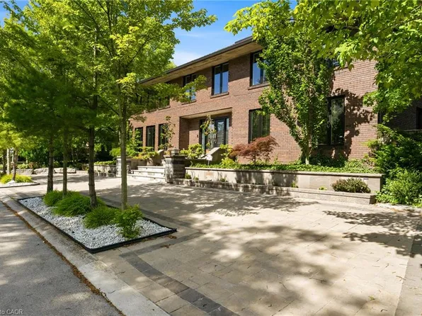 78 Terrace Dr, Dundas, ON L9H 3X2