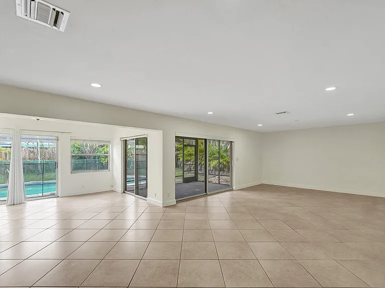 4721 Sarazen Dr — Photo 8