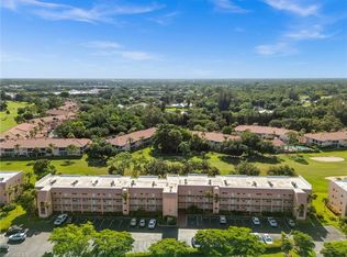 200 Turtle Lake Ct APT 205, Naples, FL 34105