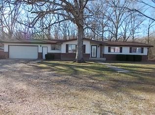 1341 County Line Rd, Mulberry Grove, IL 62262