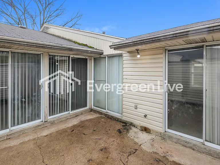 5636 Troy Villa Blvd — Photo 15