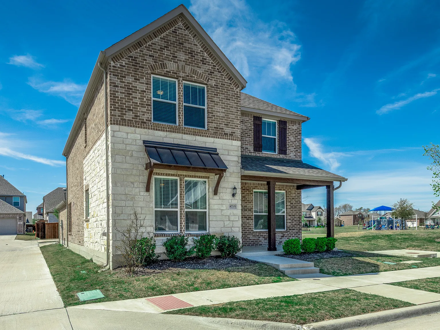4 bed, 2702 sqft, $3,950 — Photo 4