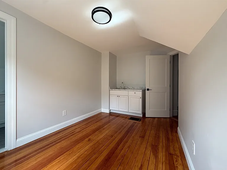 16 Willow Ave #3 — Photo 6