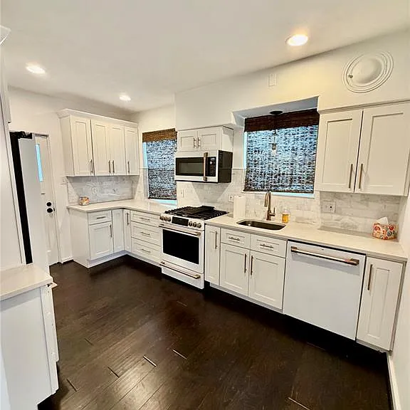 1923 Parkridge Ave — Photo 2