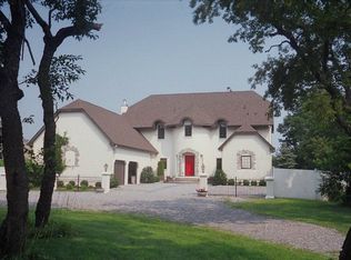 546 Sound Shore Rd, Riverhead, NY 11901