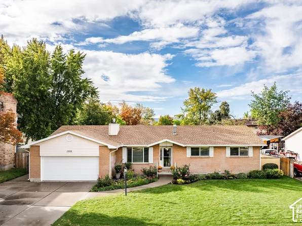1556 E Petunia Way S, Sandy, UT 84092