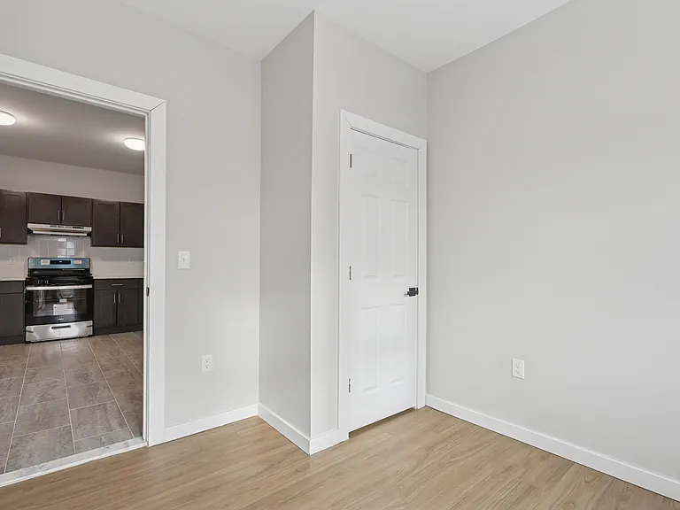 240 Broadway #2 — Photo 15