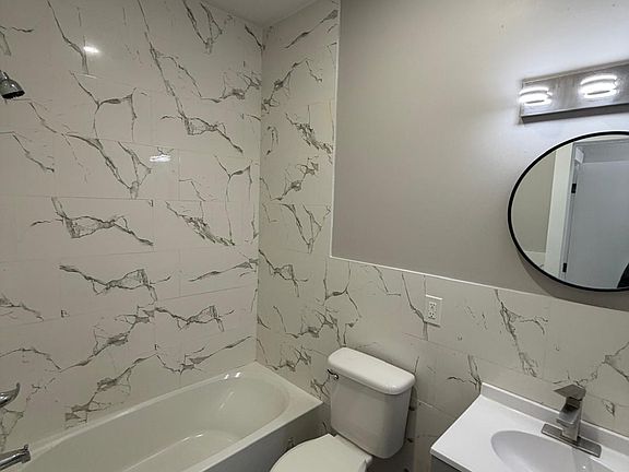 3rd image of 222 N 5th St #1