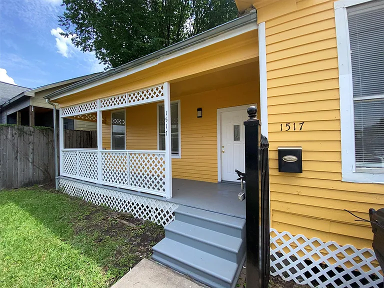 1517 Summer St — Photo 3