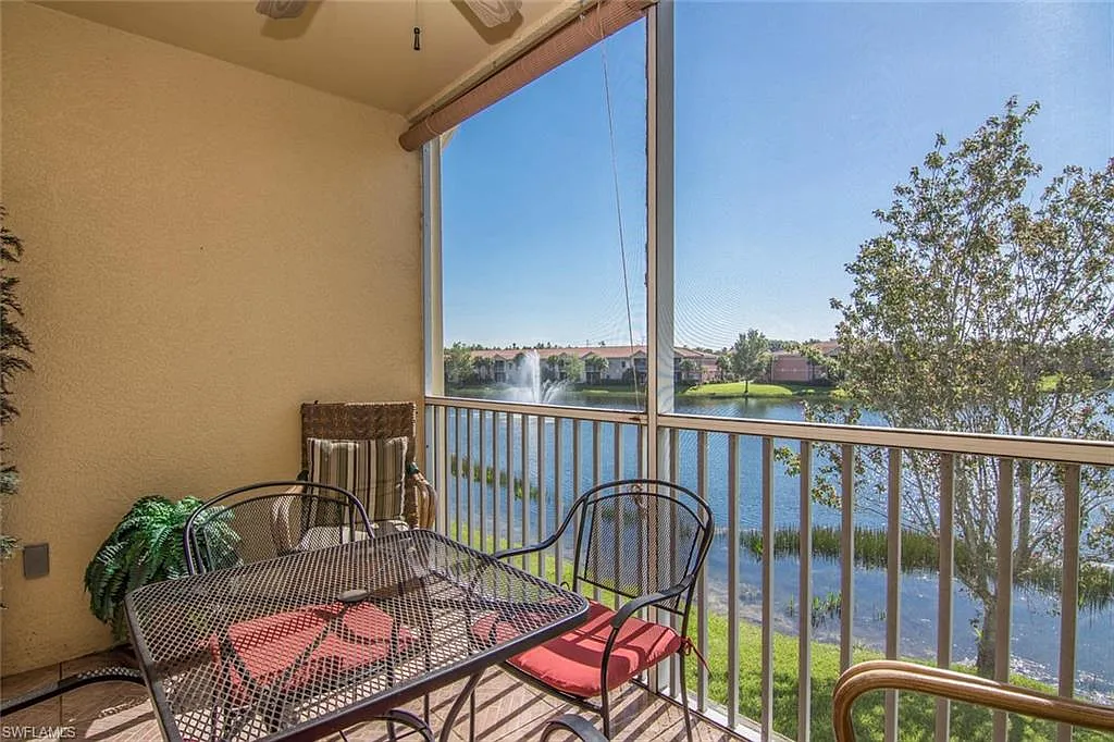 3 bed, 2.0 bath, 1828 sqft, $2,500 — Photo 3