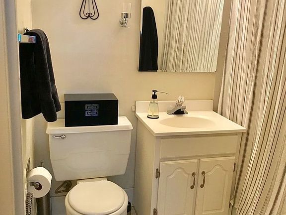 5th image of 353 E 72nd St APT 14B