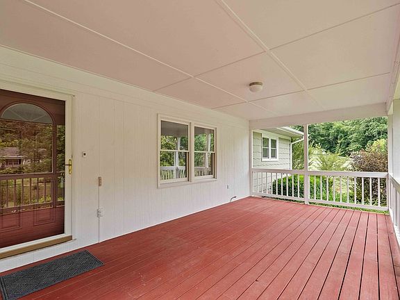 5th image of 148 Donna Dr
