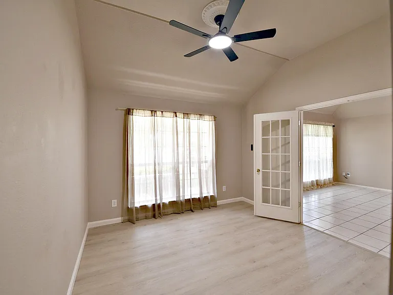 3924 Newland Dr — Photo 18