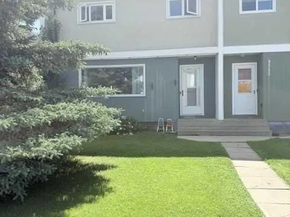 9517 N 89th Ave, Peace River, AB T8S 1G7