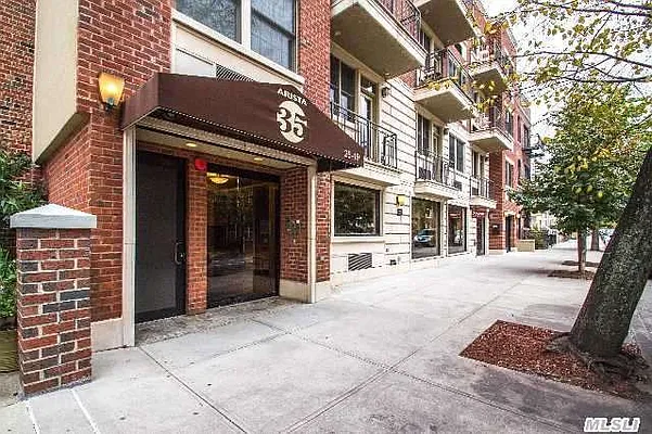 Rented by Douglas Elliman | media 26